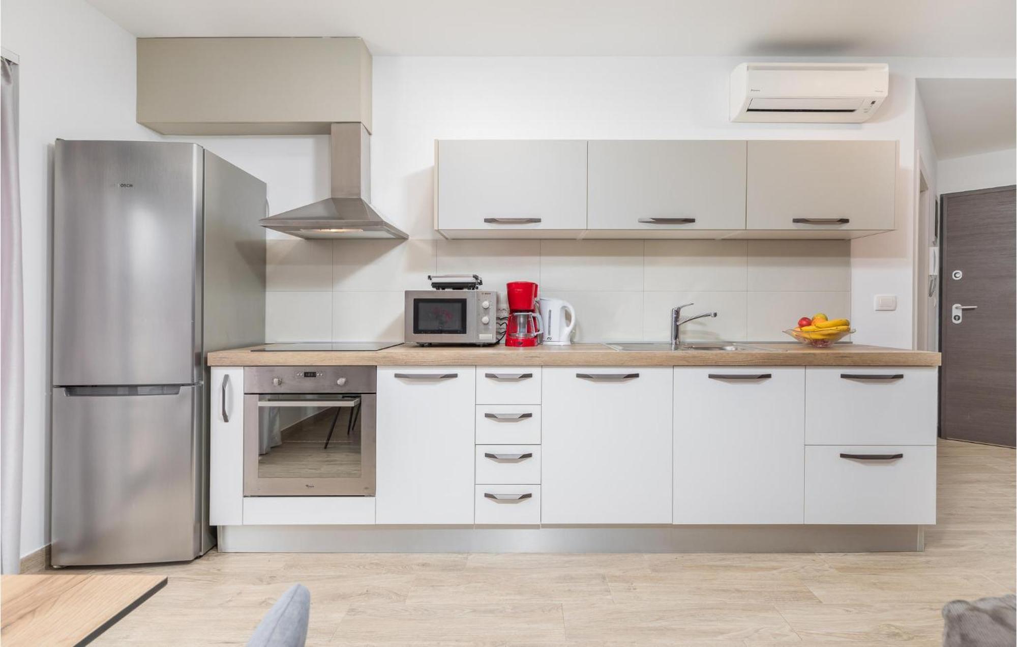 Stunning Apartment In Pjescana Uvala With Wifi מראה חיצוני תמונה